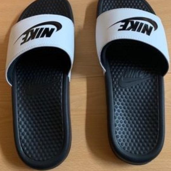 Nike sandals - Picture 2 of 3
